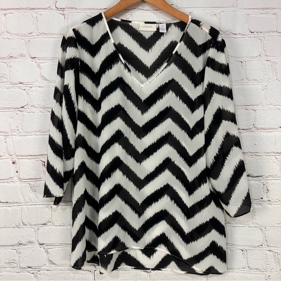 Chicos women’s top blouse tunic shirt black white chevron zig zag flowy summer - Picture 7 of 7